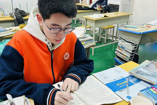 北京高复学校哪家比较好？整理一体化管理