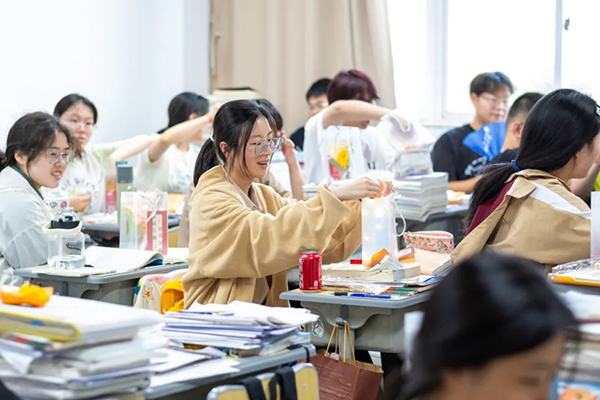 重庆艺术生文化课培训哪家机构好一点？集训学校介绍