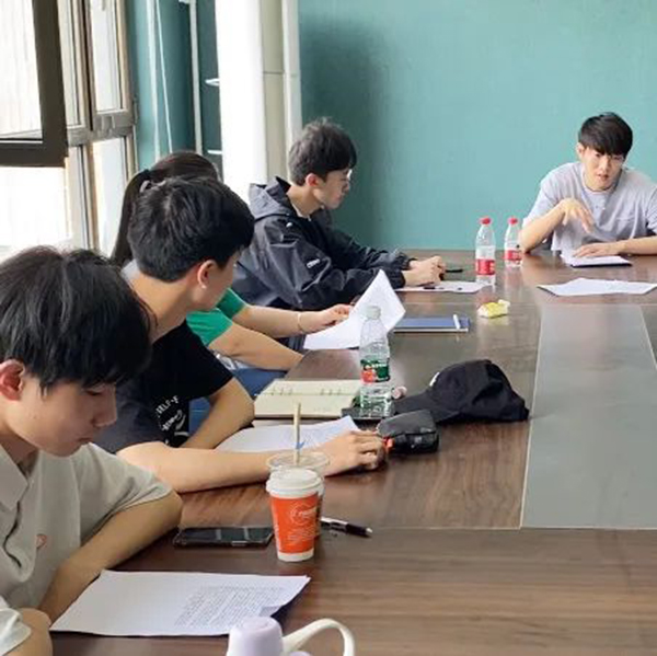 上海播音主持艺考培训机构哪家好？口碑好的机构一览