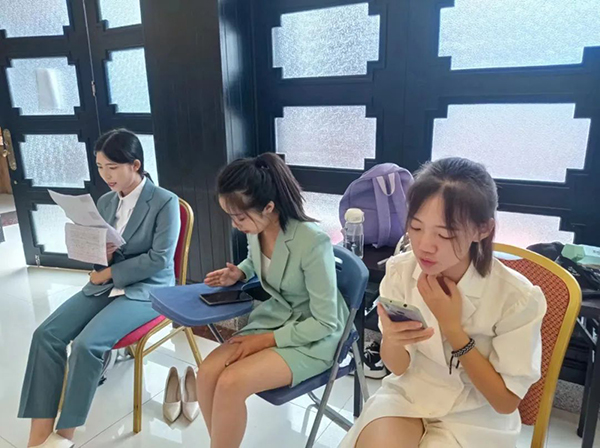 北京哪个播音主持艺考培训好？这四家靠谱