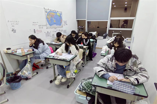 哪些大学不要复读生？有什么限制吗