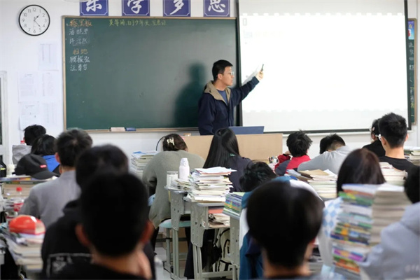 高中档案一般在哪里存放，丢了怎么办？