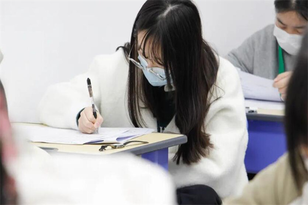 复读一年走单招值得吗，需要做些什么