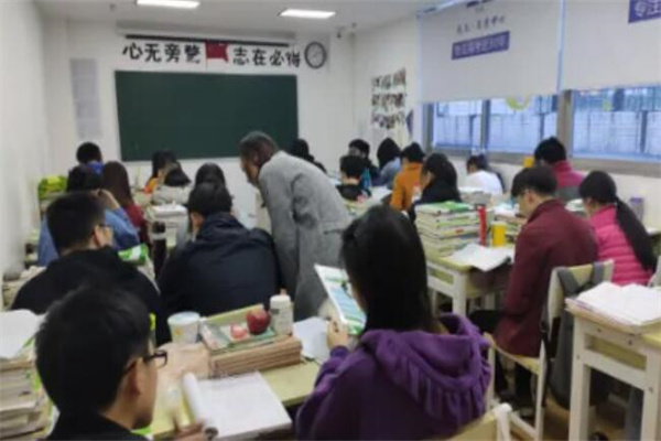 复读生在家自学怎么报名高考？一篇文章解决