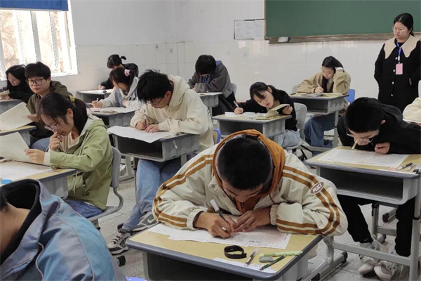 成都高中复读排行榜前三名有哪些?师资雄厚学校上榜