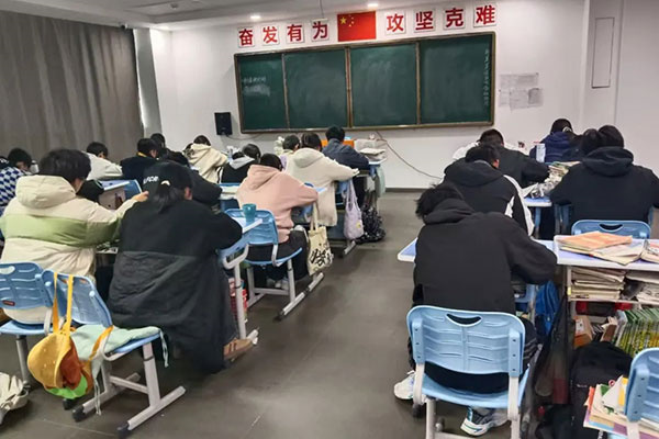 成都高考复读机构哪里好一点呢？推荐全日制机构