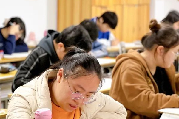 成都有哪些高考复读学校好？这7家好评度高