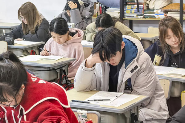 成都艺考文化课培训学校哪家好点呢？资源丰富学校推荐