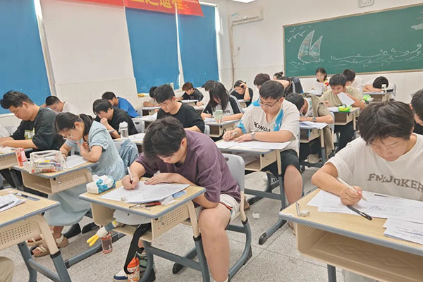 成都艺术生文化课辅导学校推荐哪家？只推荐它们！