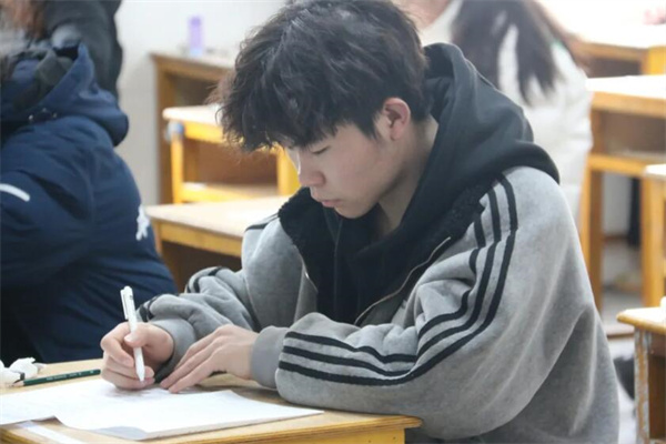 兰州高复班有哪些学校？学生认可学校推荐