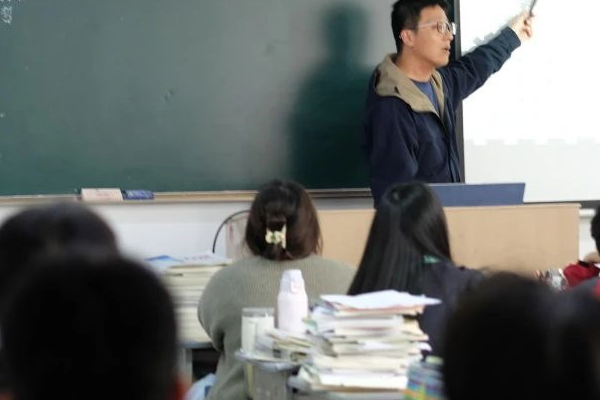 昆明高考复读哪个学校好点呢？推荐优秀师资学校