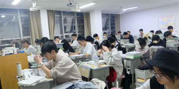 成都高三复读生培训机构哪个好一点呢？系统化复读机构一览