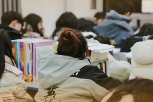 成都高中复读学校在哪里报名？推荐弹性教学学校