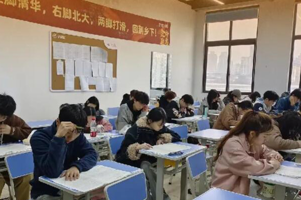 福州高三复读可以去哪些学校读高中？精细规划课程学校