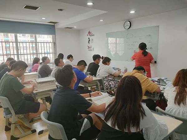 重庆哪个高三复读机构好？正规高复学校推荐