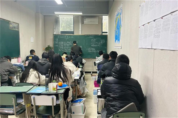 天津高三复读哪里好一点呢？提高解题技巧学校