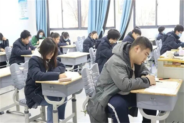 福州高三复读哪个学校好点？教学资源充实学校