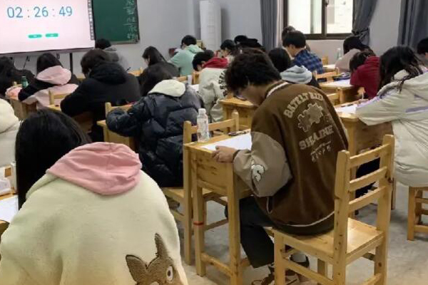 北京高复学校有几家？推荐趣味化课堂学校