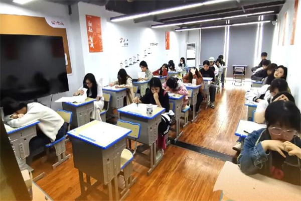 重庆高三全日制班辅导班