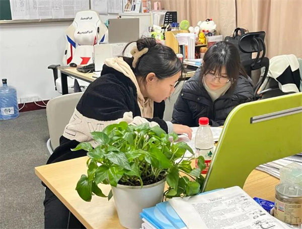 成都高复班有哪些学校招生的？精细化管理学校