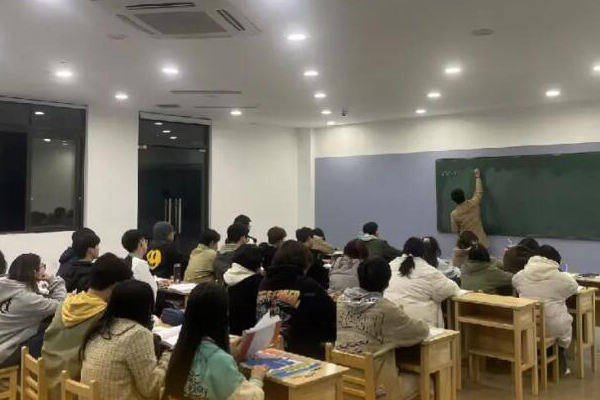 长沙高三复读学校有哪些名单呢？整理日清周测学校