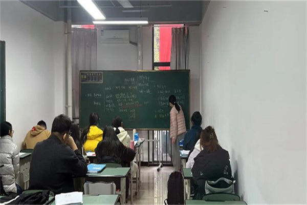 南宁高考复读培训机构哪里好点？3家评价不错的学校
