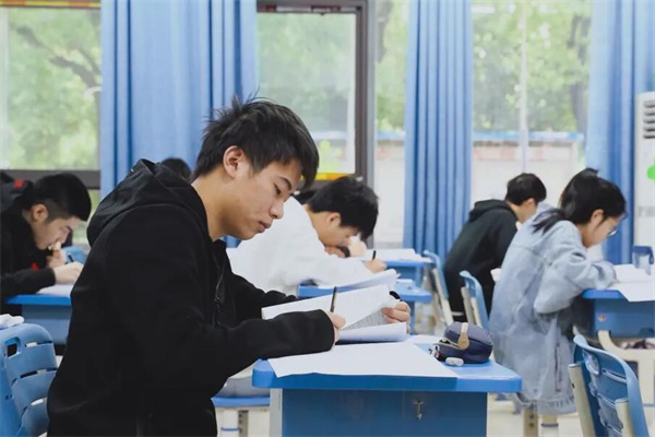 天津哪里可以复读高三？这些学校可以