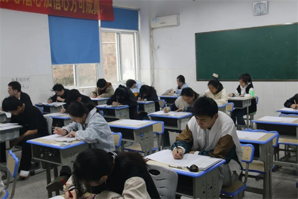 南京高三复读的学校有哪些名单？介绍精准教学学校