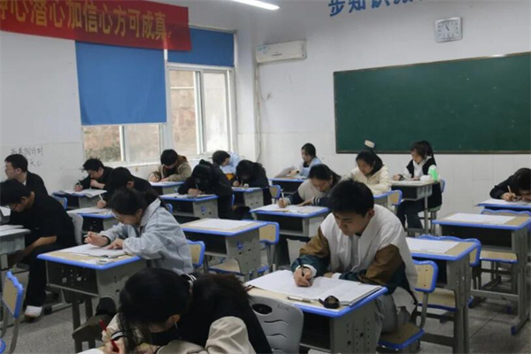 河源高考复读学校找哪家？家长信赖学校一览