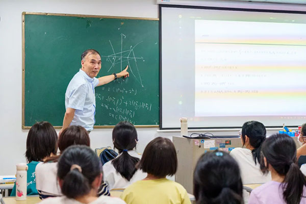 银川高考复读班哪个学校好一点呢？升学率高学校