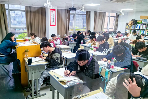 上海复读学校有哪些高三的学校？这3家优秀