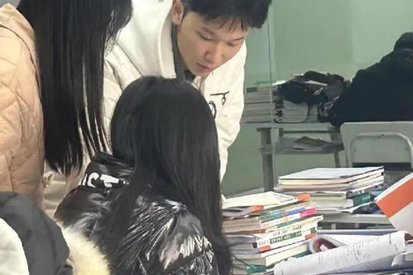 福州高中复读学校有哪些名单呢？关注考试趋势学校