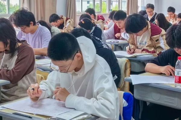 重庆高中复读学校有哪些？老牌学校介绍