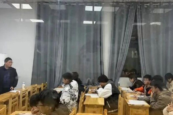 福州高中复读机构有哪些地方？归纳教学独特学校