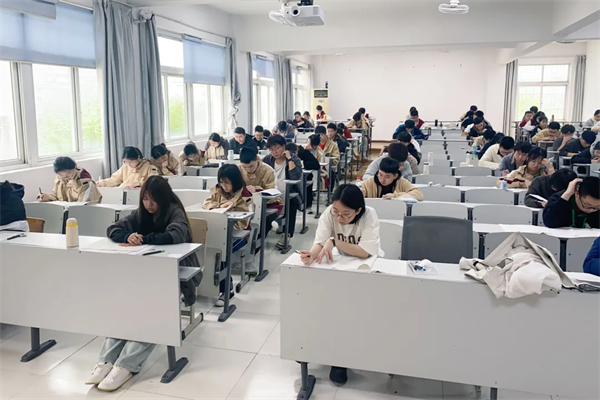 大连高三复读封闭式培训机构有哪些？好评学校推荐