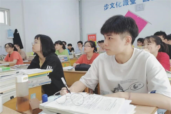南京哪里有高三复读学校？这些位置有