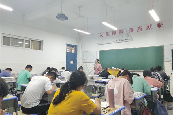 重庆高中复读学校有哪些？提前试听这几家
