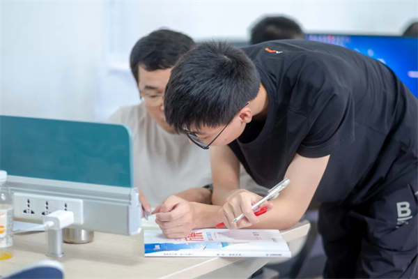 佛山市全日制高三复读班有哪些？有效学习学校介绍