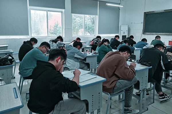 银川高三复读有哪些学校好一点？推荐管理科学学校