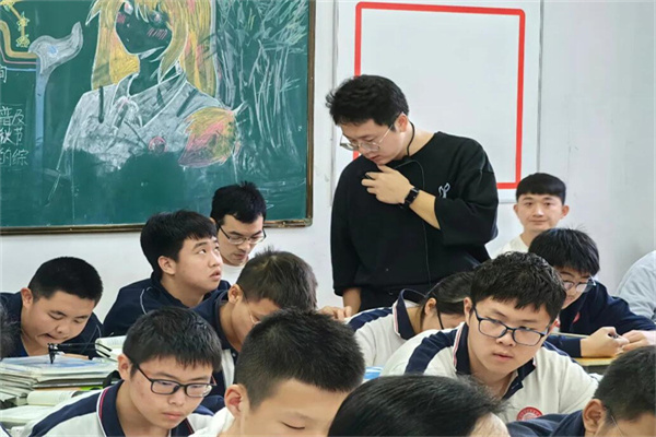 北京高三复读哪里好考一些？严选师资学校