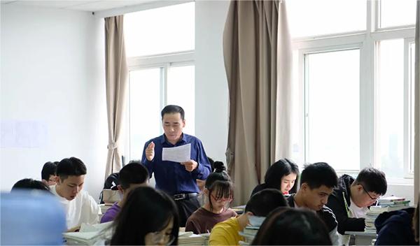 武汉正规高三复读学校是哪个，这三家采用小班制