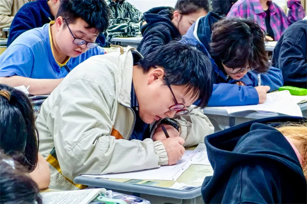 济南高考复读学校哪个好？正规学校推荐