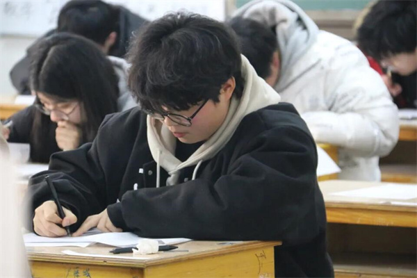 大连有哪些高复班？精选实力名师学校