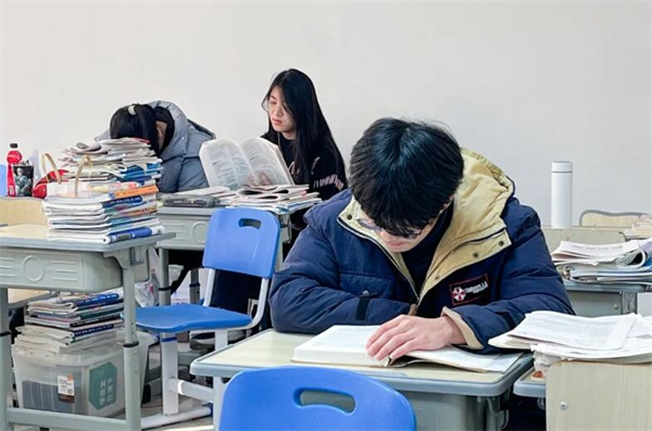 成都高考复读机构有哪些地方可以报名？全程督导教学学校