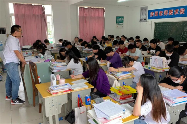 贵阳高三复读有哪些学校可以报名?强化考试技巧学校