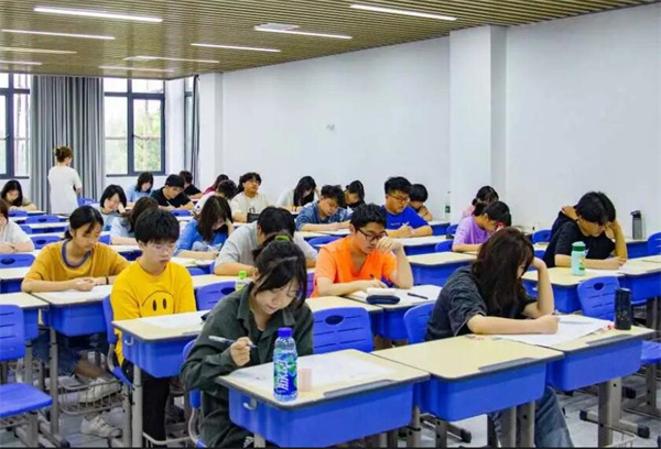 南宁市高考复读班哪个培训机构好一点？专业化教学机构一览