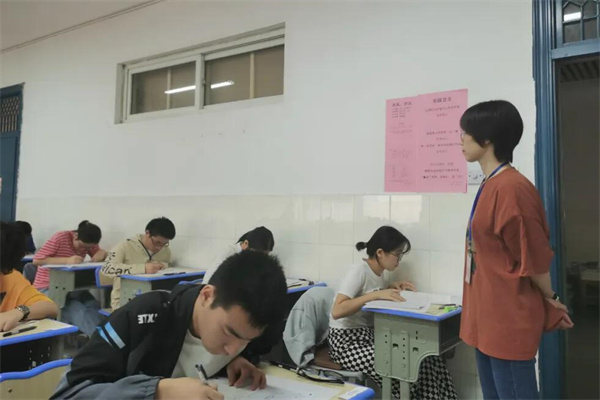 贵阳正规高考复读学校在哪里？正规学校位置