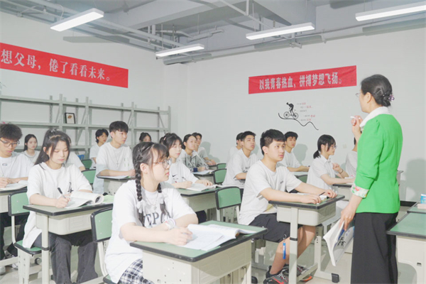 郑州哪里有高考复读学校？这3个地方都有