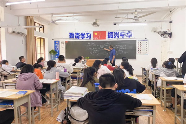 深圳高复有哪些学校可以上?盘点学习氛围良好学校