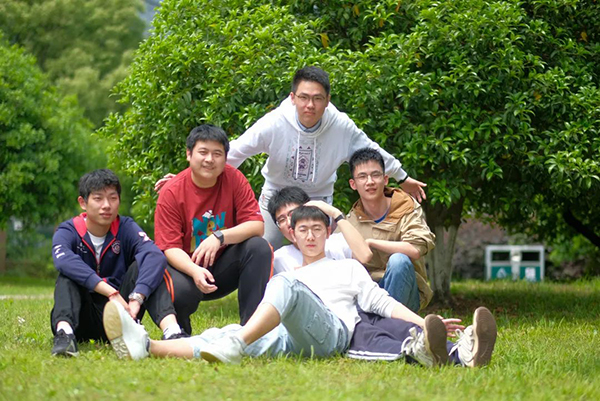 上海复读学校有哪些高三学生？比较哪个学校更好